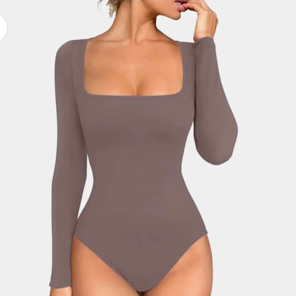 House of Harlow 1960 gray long sleeve bodysuit